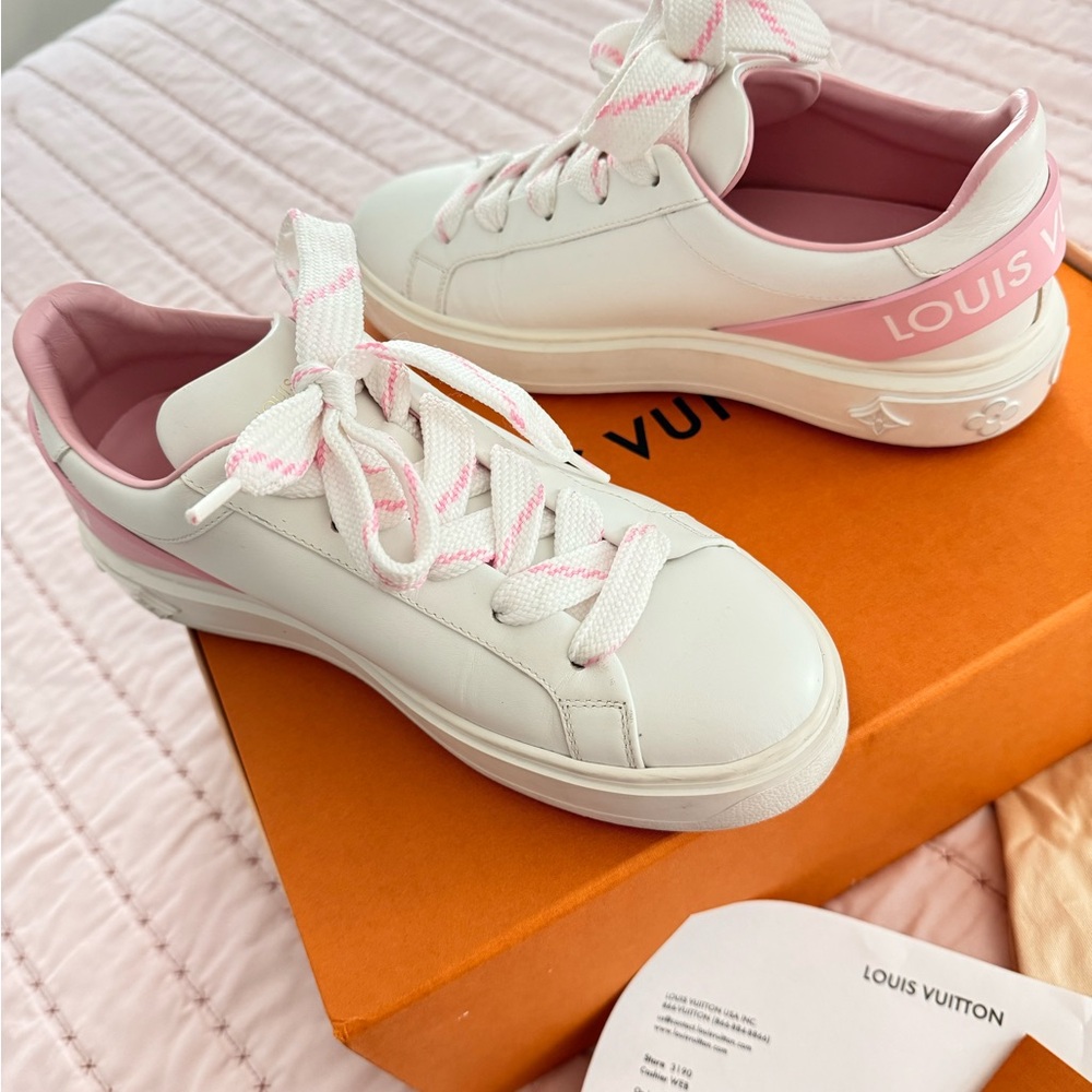 Louis Vuitton Women's Sneakers in White and Pink